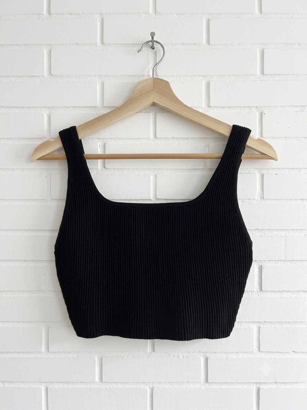 Babaton Sculpt Knit Ribbed Squareneck Crop Top Black Size Small Aritzia